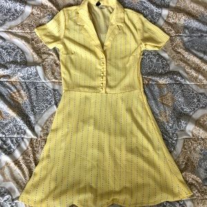 H&M yellow blouse